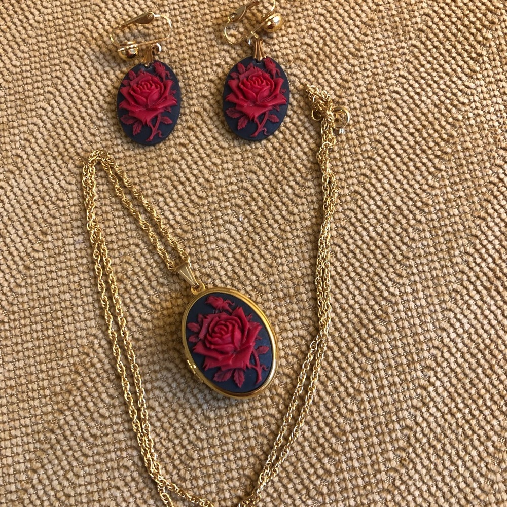 Vintage Cameo locket necklace and earrings